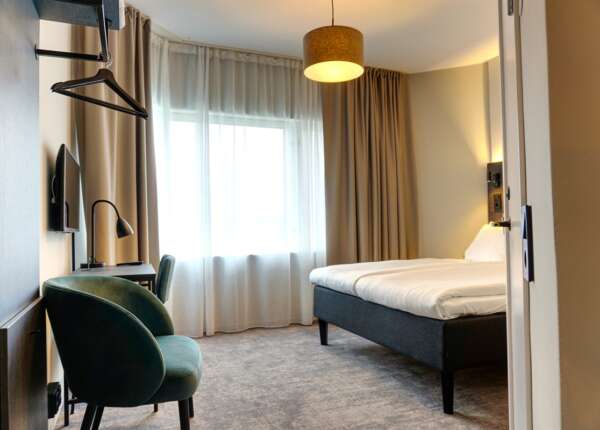 standard-double-room-first-hotel-jonkoping-2